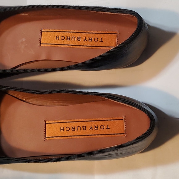 Tory Burch Flats. - Picture 3 of 16